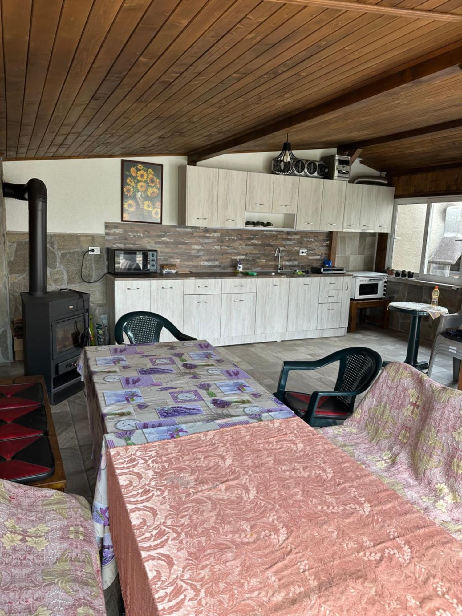Velkovski Guest House 希萨里亚 外观 照片